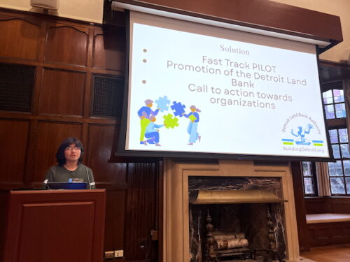 A SEEDS scholar presents on equitable access to housing